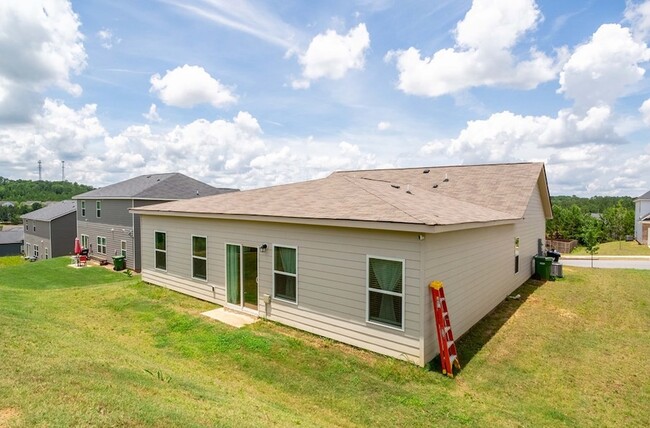 Building Photo - 5176 Legion Dr