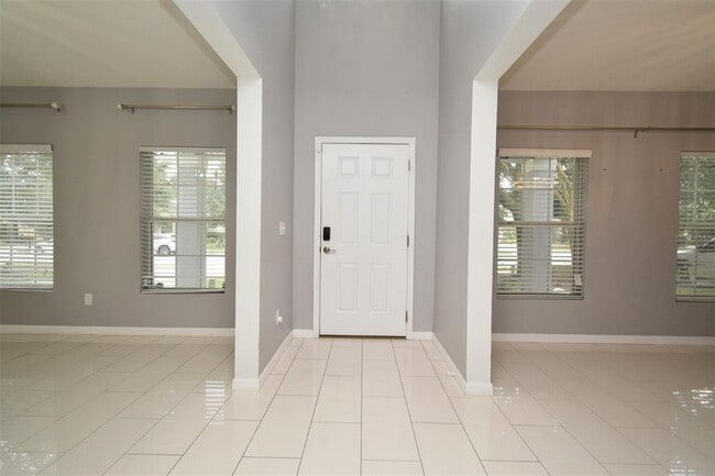 Building Photo - 475 Nadeau Way