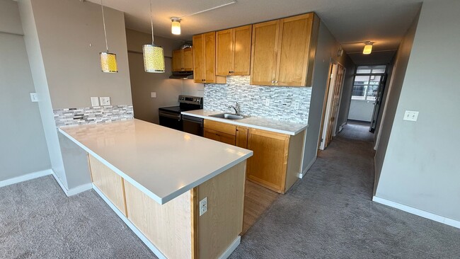 Building Photo - Updated 2BR Condo at Sky Terrace (Utilities Included!)