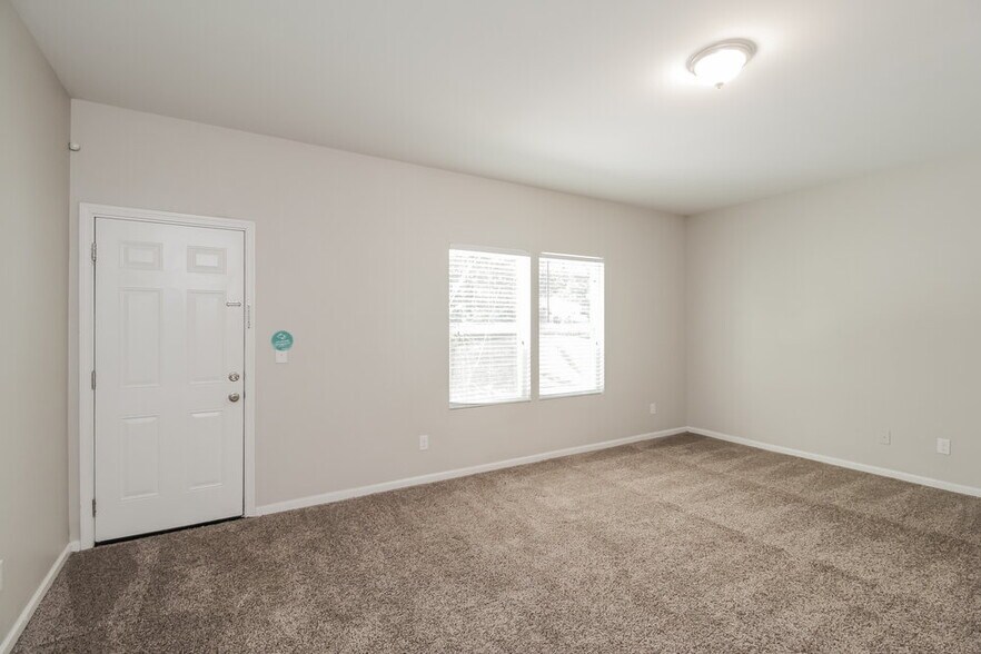 Building Photo - 330 Cornielle Ln