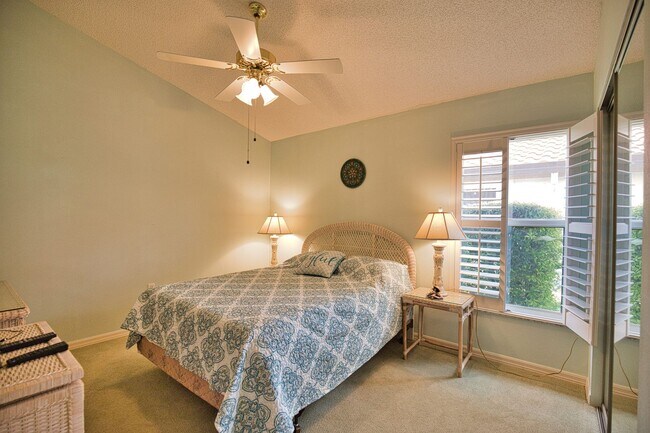 Building Photo - Seasonal Short-Term 3 Bedroom 3 Bathroom Home in The Patio Homes of Chestnut Creek!