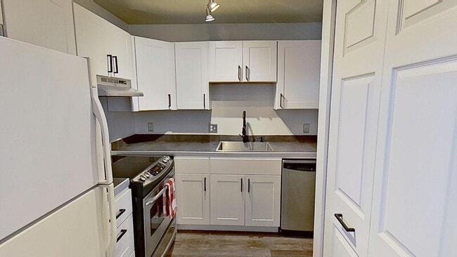 Building Photo - 6800 E Tennessee Ave