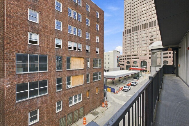 Building Photo - 160 N Wall St