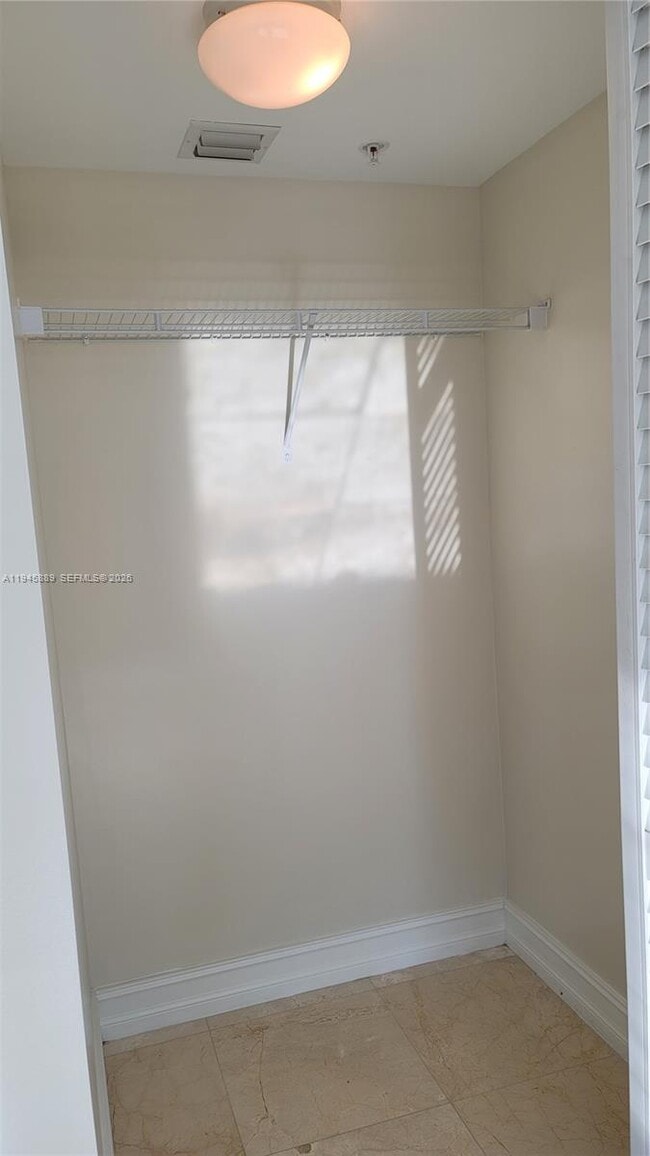 Building Photo - 31 SE 5th St