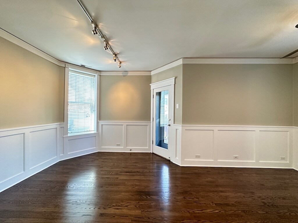 Building Photo - 3616 N Bosworth Ave
