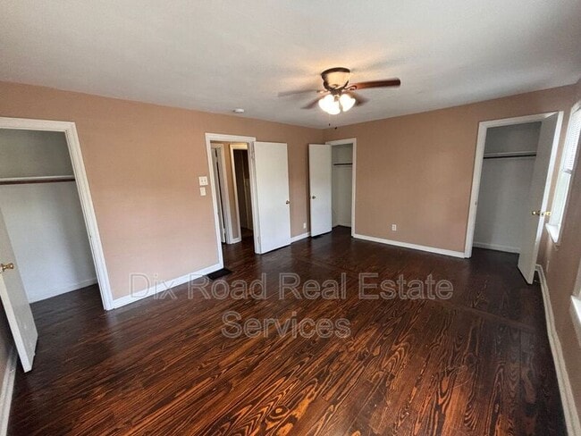 Building Photo - 344 W Parkwood Dr