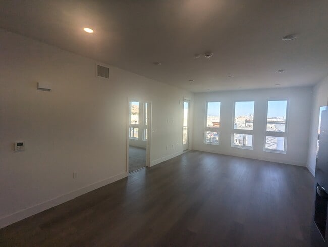 Building Photo - 3698 Vision Cmn