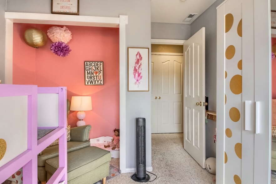 Building Photo - 345 Smith Cir