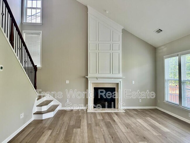 Building Photo - 2282 Young America Dr NE