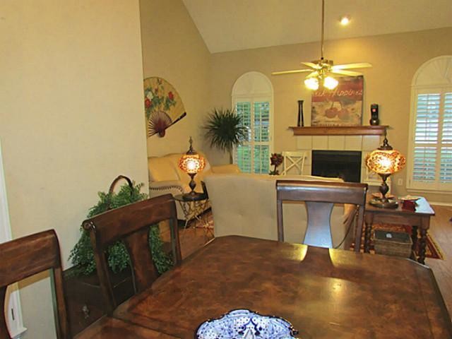Building Photo - 1215 Spring Creek Dr