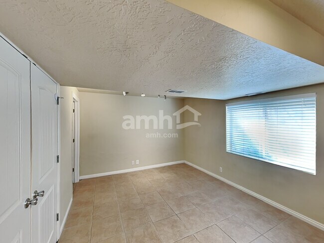Building Photo - 2204 N 1960 W