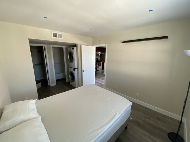 Building Photo - 26211 La Real