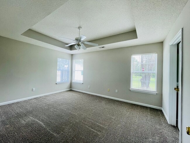 Building Photo - Fenced in Yard AND shed! ADORABLE 3 Bedroom Home with Garage - GREAT Conway location!