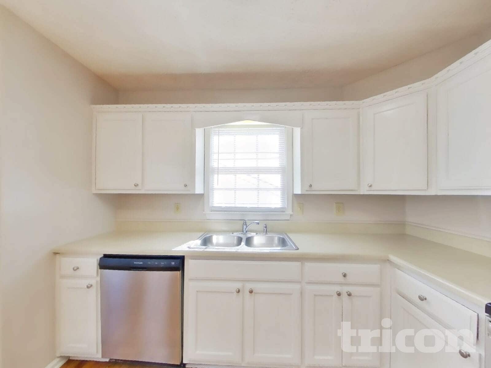 Building Photo - 15 Gregory Ln