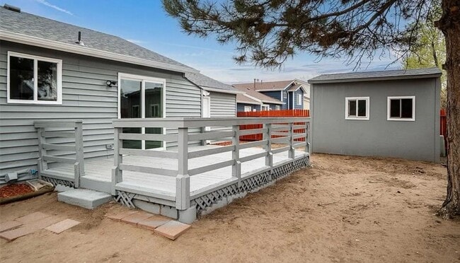 Building Photo - Beautifully Remodeled 2 Bed 1 Bathroom Home!