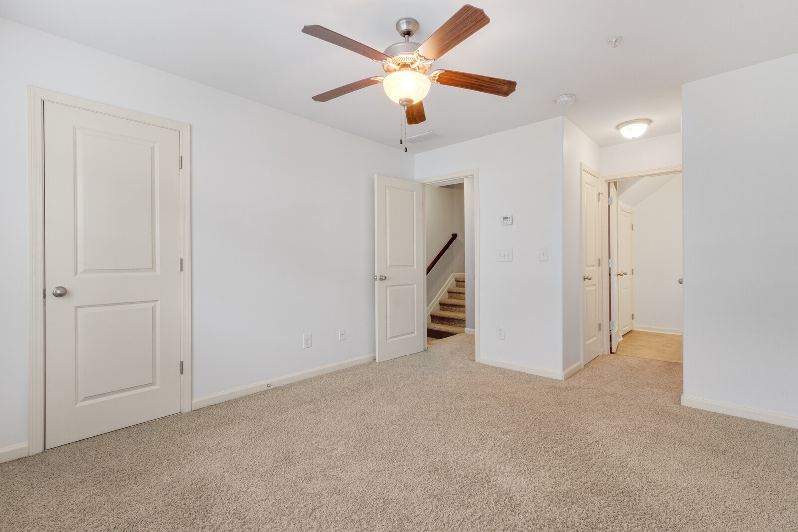 Building Photo - 215 Semel Dr