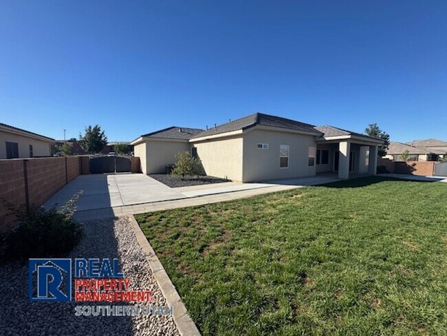 Building Photo - 4 Bedroom in near Crimson Cliffs