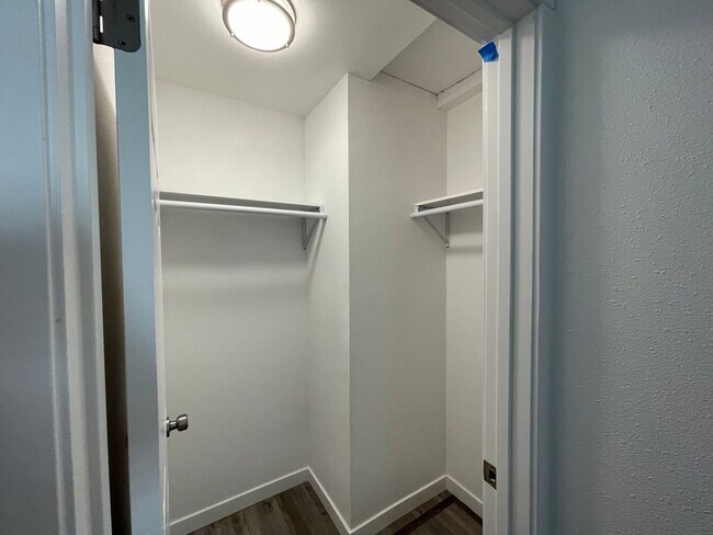 Building Photo - Brand new Apartment in Riddle