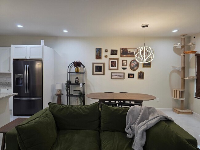 Building Photo - 1413 El CAPORAL DR.
