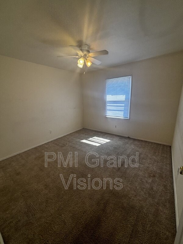 Building Photo - 1628 University Dr