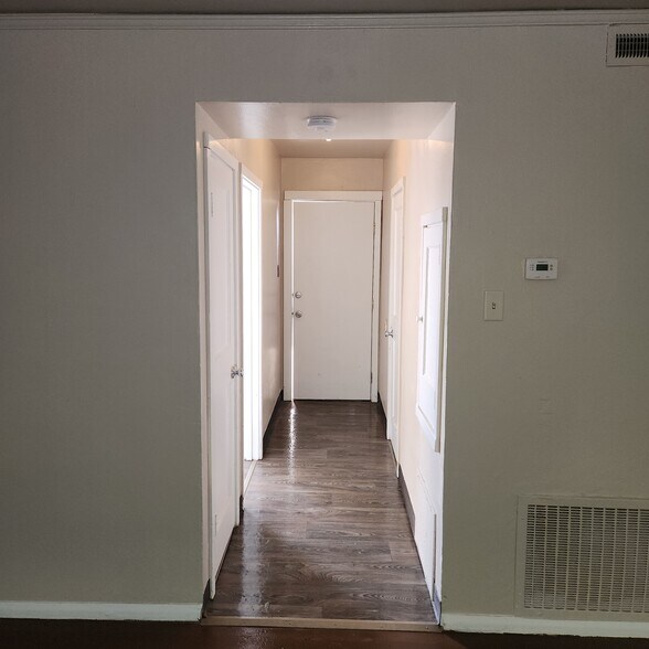 Building Photo - 1415 NW Carden Ave