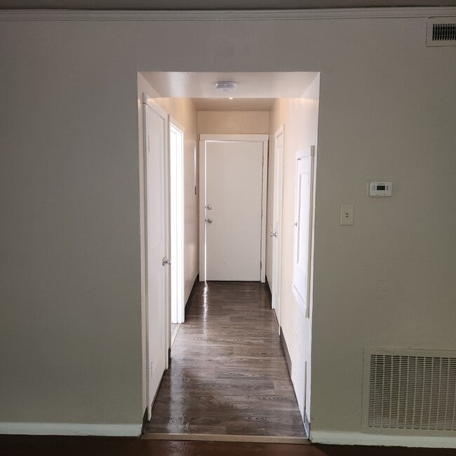 Building Photo - 1415 NW Carden Ave