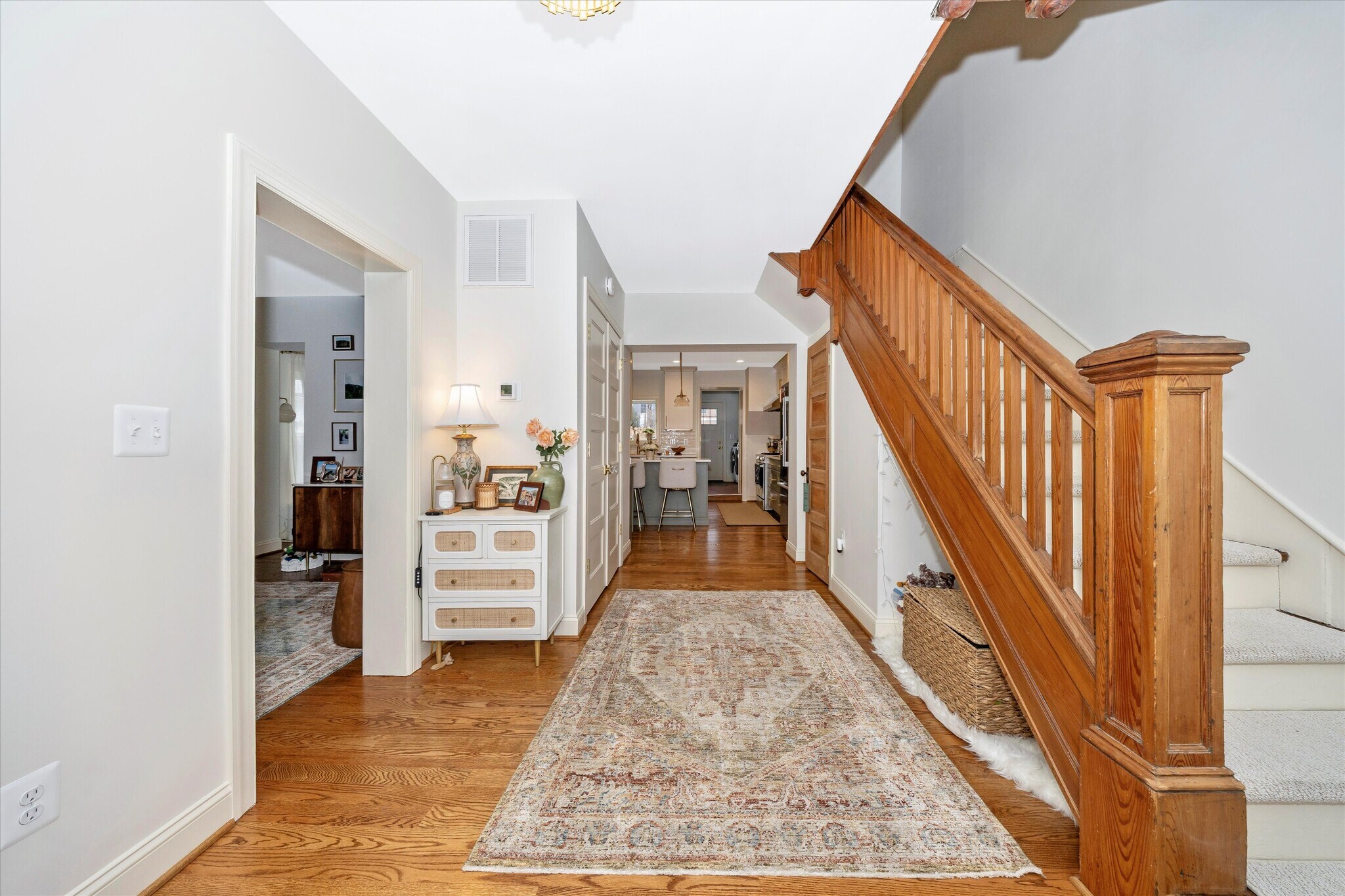 Building Photo - 15 E 5th St