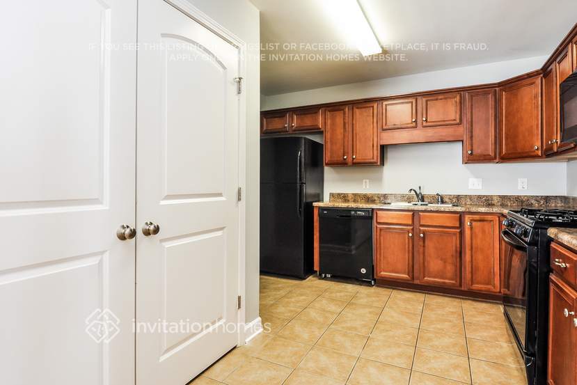 Building Photo - 5623 Roundup Cir