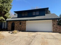 Building Photo - Large 3BR/3BA Home Near Linden Park!