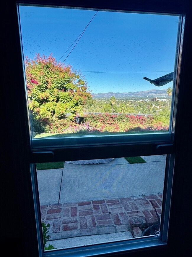 Building Photo - 4624 Gable Dr