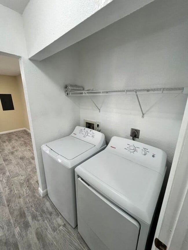 Building Photo - 1917 N Congress Ave