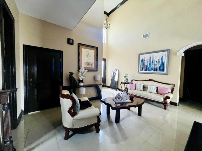 Building Photo - 617 Cowbird Cove Court