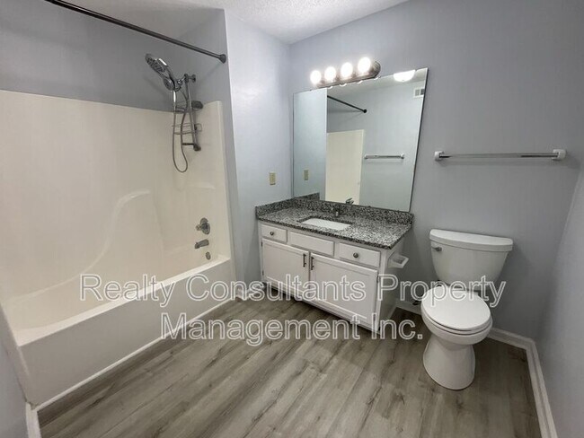 Building Photo - 7117 W Friendly Ave