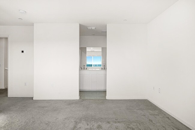 Building Photo - 2032 Gatlin Ct