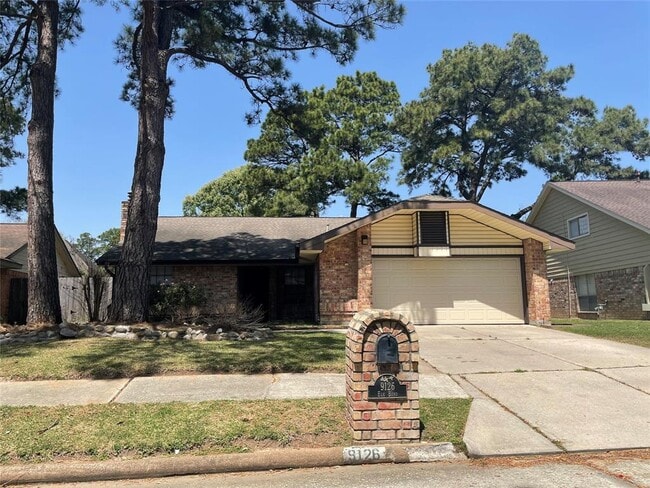 Primary Photo - 9126 Elk Bend Dr