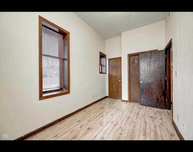 Building Photo - 1404 Broadway St