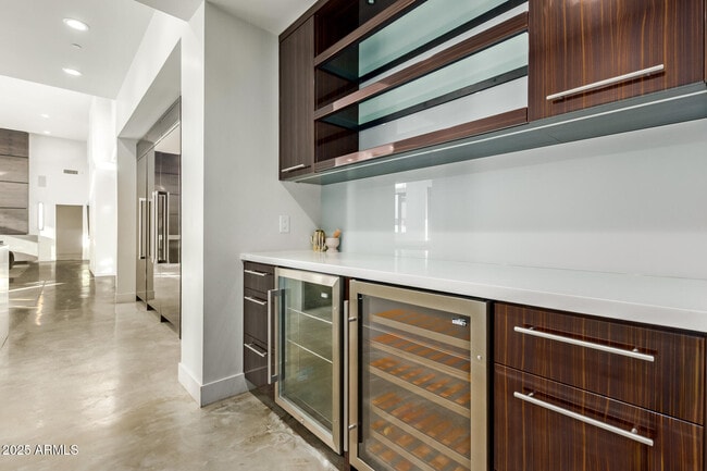 Building Photo - 6636 N 48th St