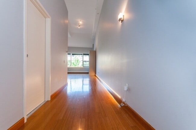 Building Photo - 290 Pleasant St