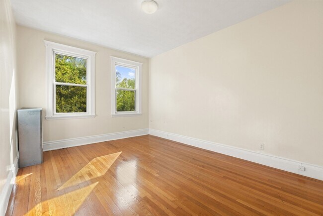 Building Photo - 86 Winthrop St
