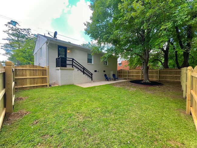 Building Photo - Summit Property