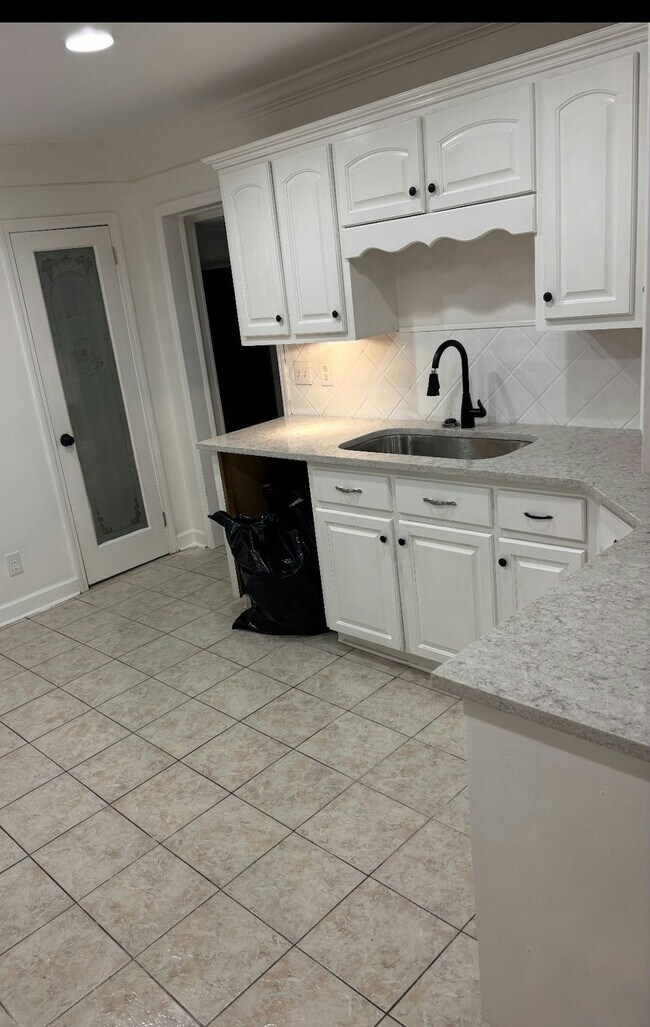 Building Photo - 115 Pierson Cir