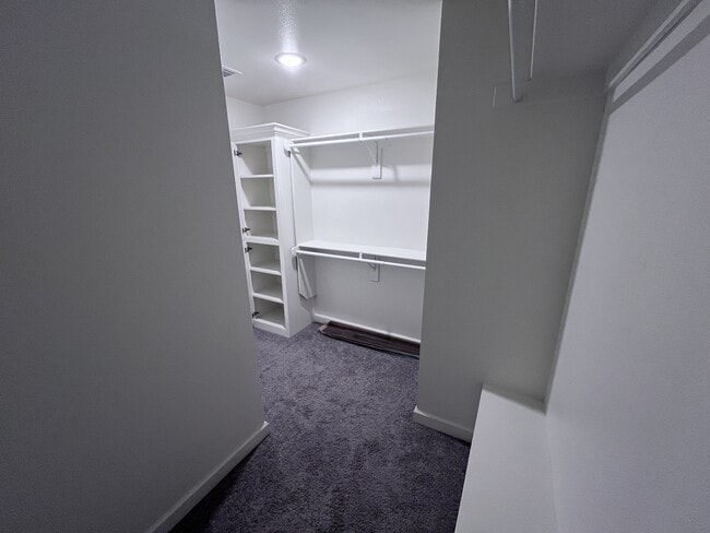 Building Photo - 27 Kasidyann Ct