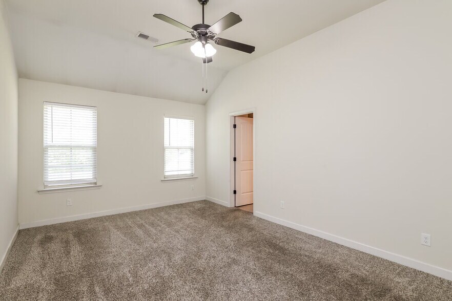 Building Photo - 1451 Switzer Dr