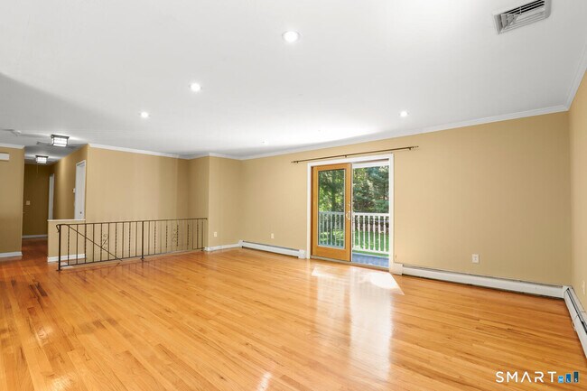 Building Photo - 122 Deforest Rd