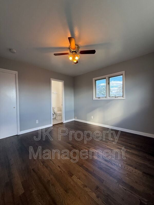 Building Photo - 821 47th St S