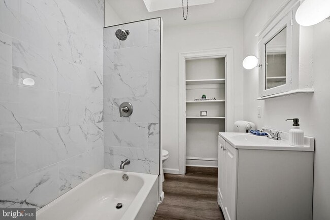 Building Photo - 312 E Eleanor St