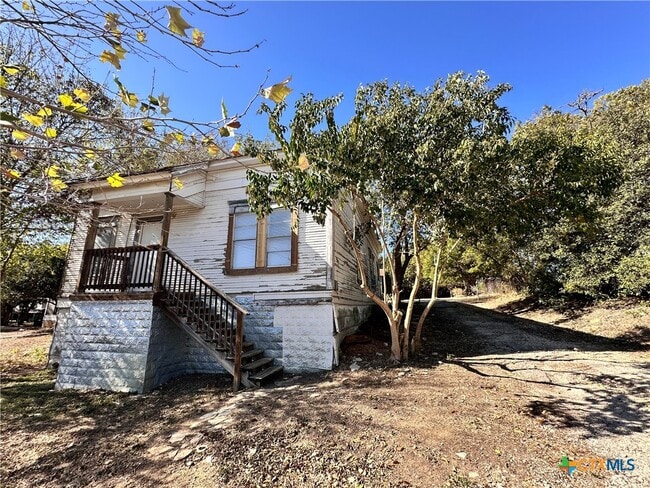 Building Photo - 244 W Sessom Dr