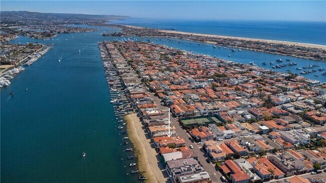 Building Photo - 426 Via Lido Nord