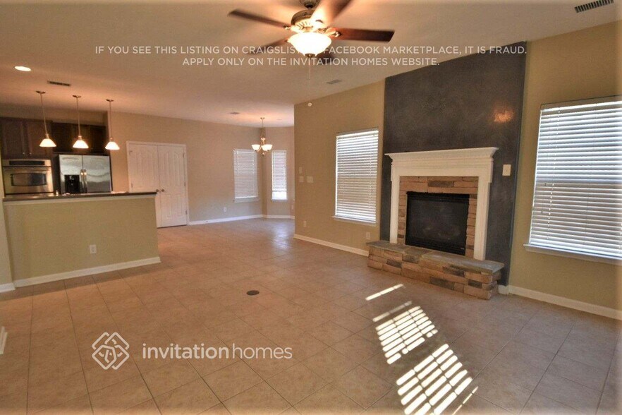 Building Photo - 4007 Fine Robe Dr