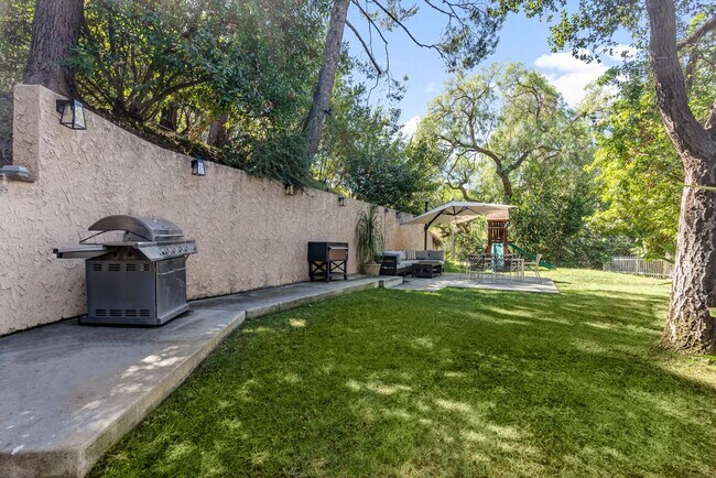 Building Photo - 4006 Milaca Pl
